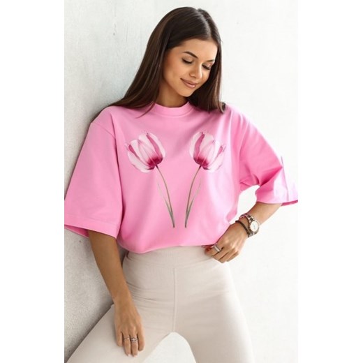 Oversizowy t-shirt Dwa Tulipany róż cukierek ze sklepu intimiti.pl w kategorii Bluzki damskie - zdjęcie 187901346