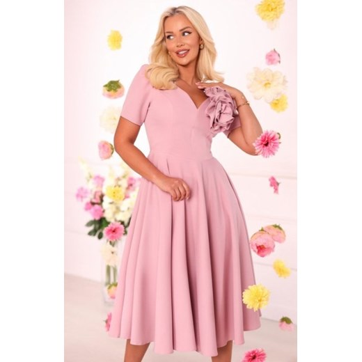 Elizabeth Rubi sukienka midi pudrowy róż ze sklepu intimiti.pl w kategorii Sukienki - zdjęcie 187901945