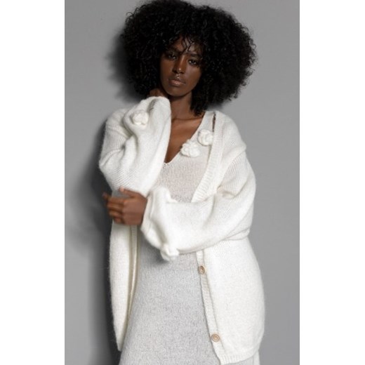 Fobya F1964 zapinany oversizowy kardigan damski ecru ze sklepu intimiti.pl w kategorii Swetry damskie - zdjęcie 187902629