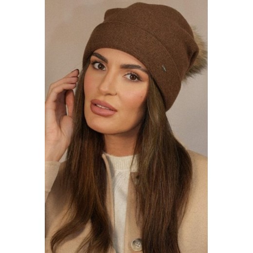 Wełniana czapka damska z pomponem Chiru brązowa ze sklepu intimiti.pl w kategorii Czapki zimowe damskie - zdjęcie 187905758
