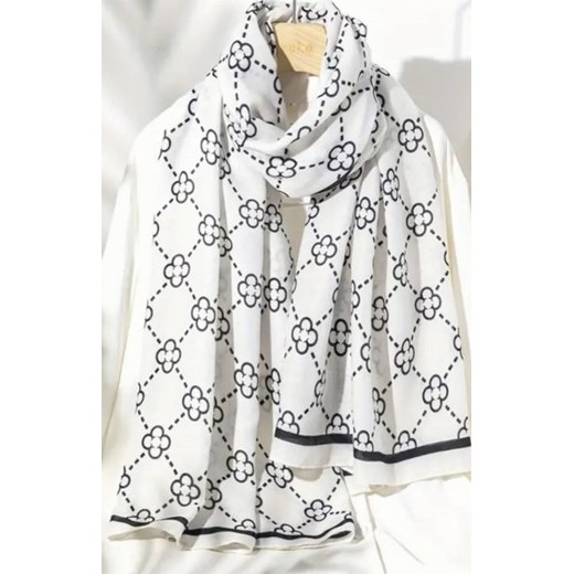 Kamea szal z wiskozy Lucky Clover ze sklepu intimiti.pl w kategorii Szaliki i chusty damskie - zdjęcie 187906156