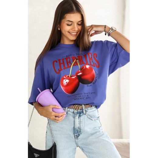 Oversizowy t-shirt cherries fioletowy ze sklepu intimiti.pl w kategorii Bluzki damskie - zdjęcie 187906996