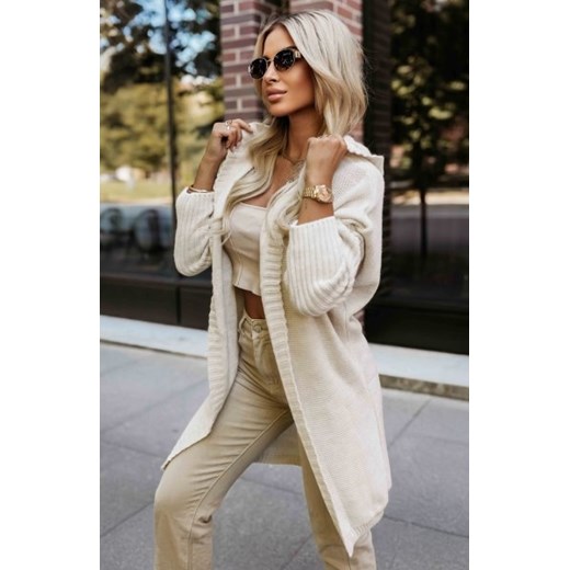 Numoco 629-1 wygodny kardigan oversize z kapturem i stylową naszywką ze sklepu intimiti.pl w kategorii Swetry damskie - zdjęcie 187907026