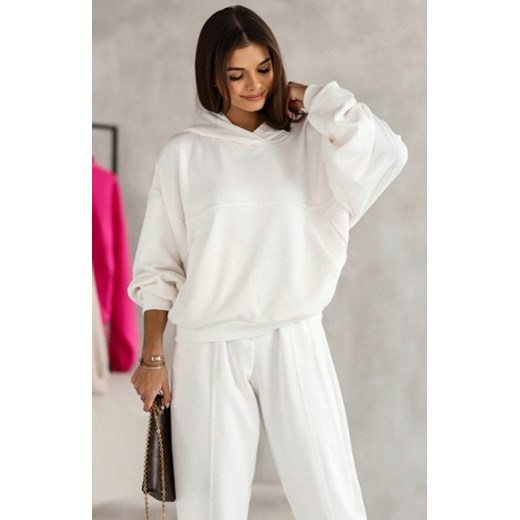 Dwuczęściowy dres damski z kapturem Lara ecru Lara Fashion intimiti.pl