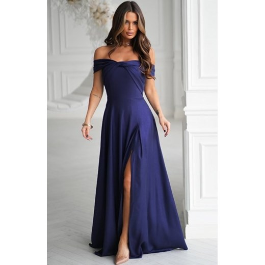 Połyskująca długa sukienka z hiszpańskim dekoltem granatowa ze sklepu intimiti.pl w kategorii Sukienki - zdjęcie 187908977