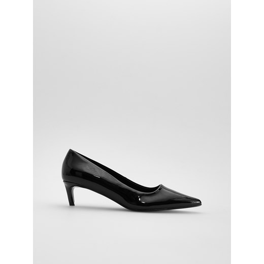 Reserved - Czółenka na obcasie kitten - czarny ze sklepu Reserved w kategorii Czółenka - zdjęcie 187913307