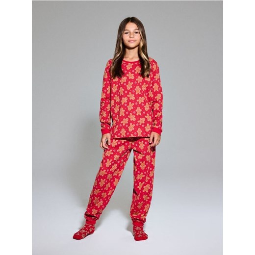 Sinsay - Świąteczna piżama dwuczęściowa z motywem pierniczków - czerwony ze sklepu Sinsay w kategorii Piżamy dziecięce - zdjęcie 187915735