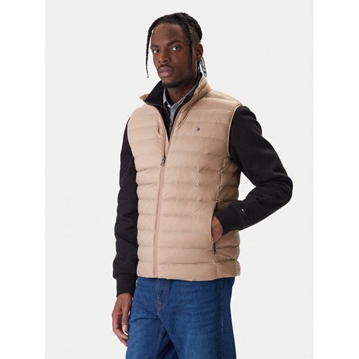 Tommy Hilfiger Kamizelka MW0MW37677 Beżowy Regular Fit ze sklepu MODIVO w kategorii Kamizelki męskie - zdjęcie 187917708