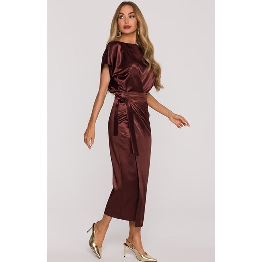 Satynowa sukienka damska z wiązaniem brązowa M887, Kolor brązowy, Rozmiar Moe 2XL/3XL wyprzedaż Primodo