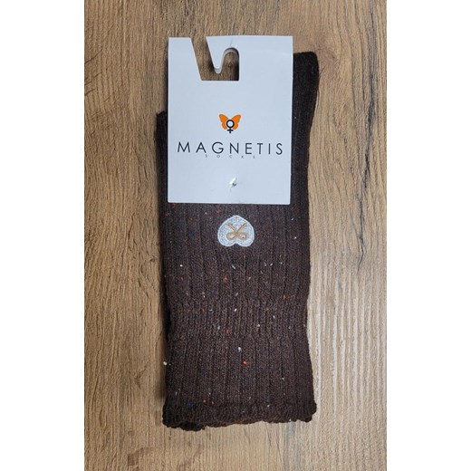 Ciepłe skarpetki damskie w prążek serduszka CO5025 brązowe, Kolor brązowy, Rozmiar uniwersalny, Magnetis ze sklepu Intymna w kategorii Skarpetki damskie - zdjęcie 187918245