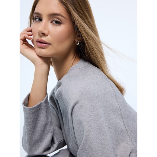 Mohito - Szara bluza basic - szary ze sklepu Mohito w kategorii Bluzy damskie - zdjęcie 187932528