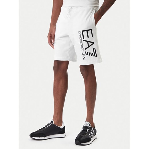 EA7 Emporio Armani Szorty sportowe 7M001414 AF22266 U0002 Biały Regular Fit ze sklepu MODIVO w kategorii Spodenki męskie - zdjęcie 187934066