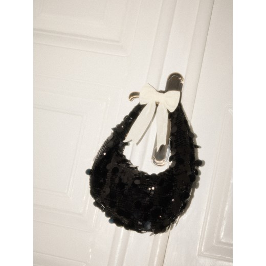 Mohito - Torebka z cekinami - czarny ze sklepu Mohito w kategorii Torebki bagietki - zdjęcie 187936618
