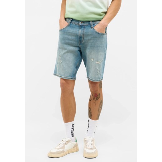 Męskie szorty Mustang Style Denver Shorts Denim Blue 1016590 5000 313 ze sklepu YouNeedit.pl w kategorii Jeansy męskie - zdjęcie 187951878