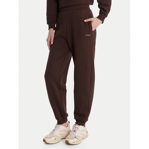 Guess Spodnie dresowe V6RB15 K9V31 Brązowy Regular Fit ze sklepu MODIVO w kategorii Spodnie damskie - zdjęcie 187964467