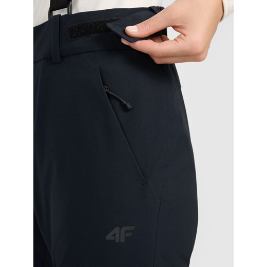 Damskie spodnie narciarskie 4F 4FWAW25TFTRF0941 - czarne XL Sportstylestory.com