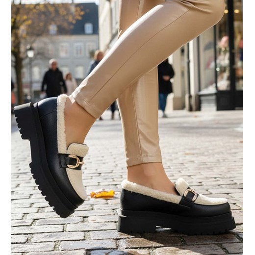 Skórzane półbuty na platformie Czarne /G12-3 12601 R178/ ze sklepu Pantofelek24.pl w kategorii Półbuty damskie - zdjęcie 187982456