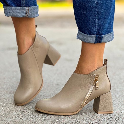 Skórzane Polskie botki damskie na słupku Deoni toffi D158 ze sklepu suzana.pl w kategorii Botki - zdjęcie 187990559