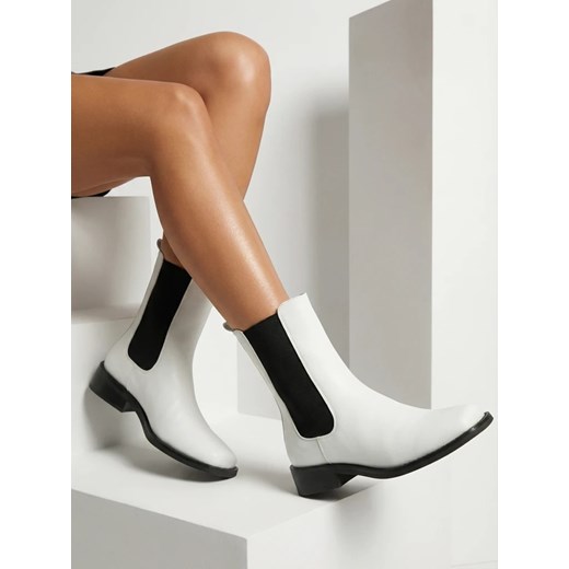 Botki Damskie Astra Białe Skórzane Eleganckie na Jesień ze sklepu royalfashion.pl w kategorii Botki - zdjęcie 187990775