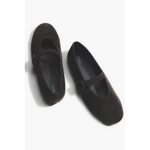 Estro: Ciemnobrązowe baleriny damskie ze sprzączką z miękkiego weluru naturalnego ze sklepu Estro w kategorii Balerinki - zdjęcie 187994435