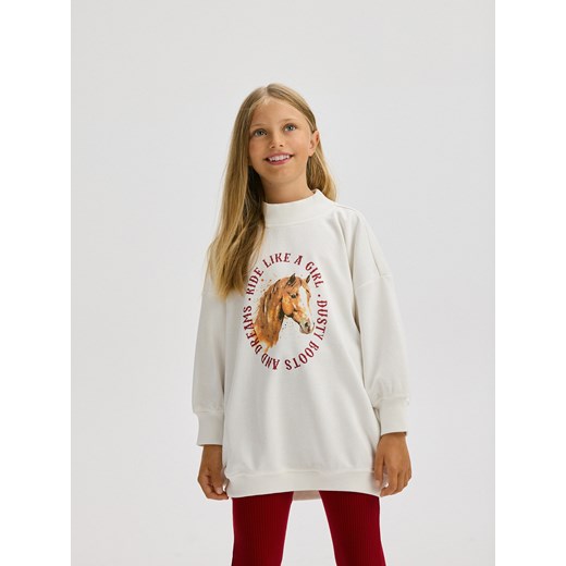 Reserved - Długa bluza z nadrukiem - złamana biel Reserved 122 (6-7 lat) okazja Reserved