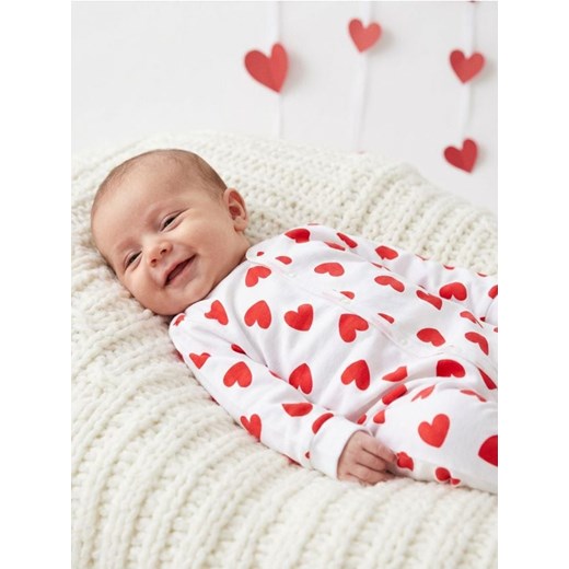 Sinsay - Bawełniany pajacyk ze wzorem w serca - biały ze sklepu Sinsay w kategorii Pajacyki - zdjęcie 188007495