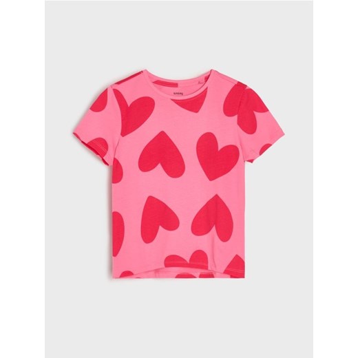 Sinsay - Bawełniana koszulka ze wzorem w serca - różowy ze sklepu Sinsay w kategorii Bluzki dziewczęce - zdjęcie 188007597