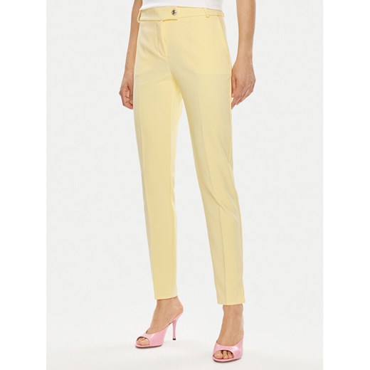 Rinascimento Spodnie materiałowe CFC0118281003 Żółty Regular Fit ze sklepu MODIVO w kategorii Spodnie damskie - zdjęcie 188027847