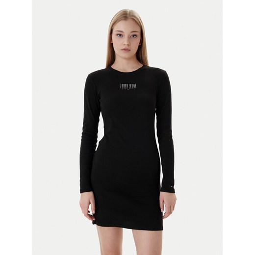 Tommy Jeans Sukienka codzienna Linear DW0DW21902 Czarny Slim Fit ze sklepu MODIVO w kategorii Sukienki - zdjęcie 188058216