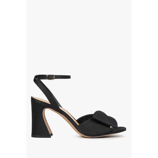 Estro: Czarne sandały damskie na słupku zdobione kokardą z weluru naturalnego ze sklepu Estro w kategorii Sandały damskie - zdjęcie 188060616