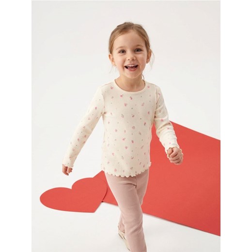 Sinsay - Prążkowana koszulka ze wzorem - kremowy ze sklepu Sinsay w kategorii Bluzki dziewczęce - zdjęcie 188064046