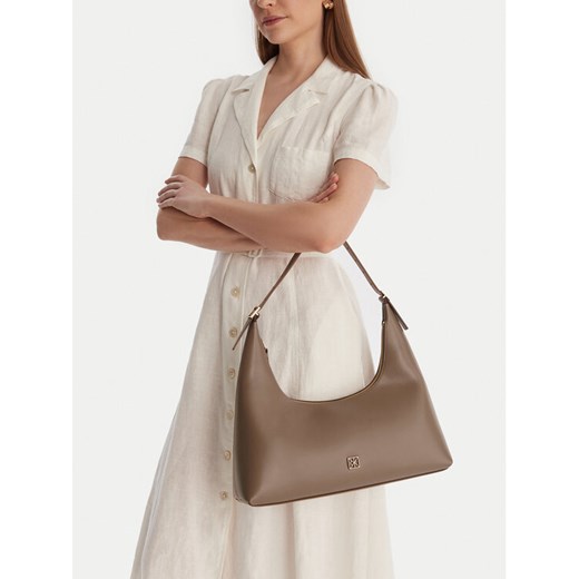 Calvin Klein Torebka Emblem Hw Lthr Shoulder Bag LV04F3262G Beżowy ze sklepu MODIVO w kategorii Torebki damskie - zdjęcie 188098457