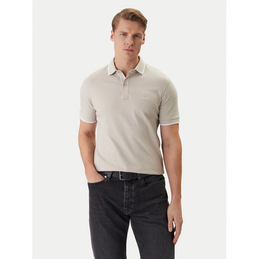 BOSS Polo Passertip 50507699 Beżowy Regular Fit ze sklepu MODIVO w kategorii T-shirty męskie - zdjęcie 188098499