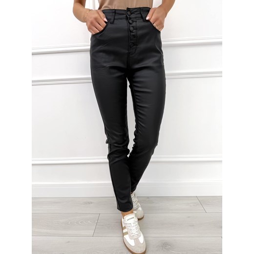 Czarne Woskowane Spodnie ze sklepu ModnaKiecka.pl w kategorii Spodnie damskie - zdjęcie 188144869