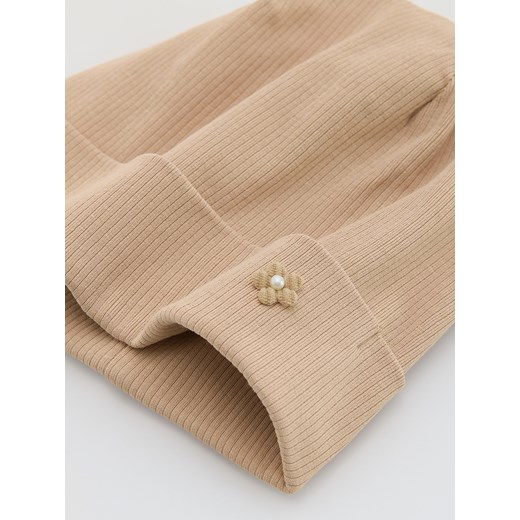 Reserved - Czapka z aplikacją - beżowy Reserved 6-12 miesięcy Reserved