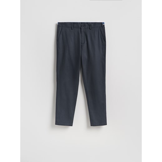 Reserved - Spodnie chino slim fit - granatowy ze sklepu Reserved w kategorii Spodnie męskie - zdjęcie 188333135