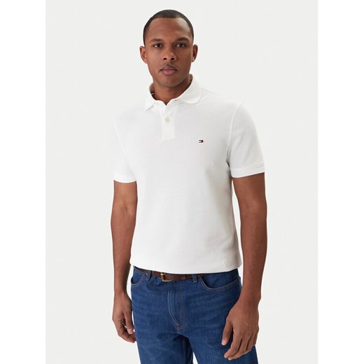 Tommy Hilfiger Polo 1985 MW0MW17770 Biały Regular Fit ze sklepu MODIVO w kategorii T-shirty męskie - zdjęcie 188376396