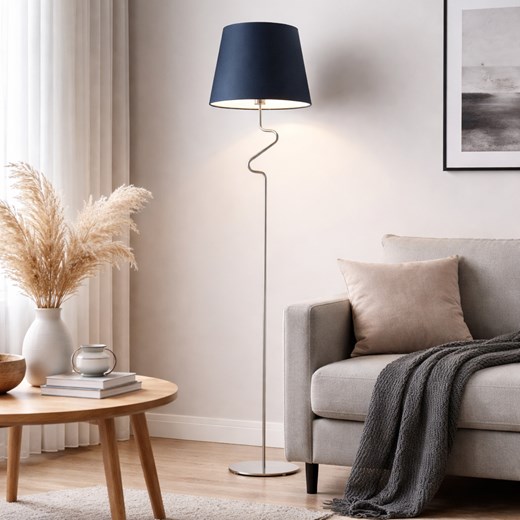 Minimalistyczna lampa stojąca do salonu FOGO na chromowanym stelażu ze sklepu Lysne w kategorii Lampy podłogowe - zdjęcie 188689168