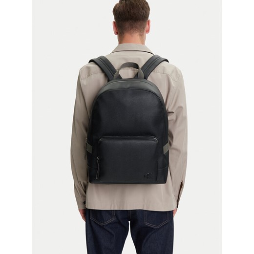 Plecak Calvin Klein Jeans Cargo Backpack 43 LV04G3158G Czarny ze sklepu eobuwie.pl w kategorii Plecaki - zdjęcie 188723125