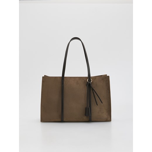 Reserved - Torebka shopper z imitacji zamszu - brązowy ze sklepu Reserved w kategorii Torebki damskie - zdjęcie 188852319