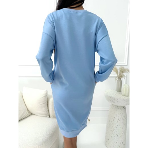 Błękitna Sportowa Sukienka z Naszywką Modnakiecka.pl 2XL/3XL ModnaKiecka.pl