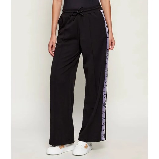 EA7 Spodnie dresowe | Boyfriend fit ze sklepu Gomez Fashion Store w kategorii Spodnie damskie - zdjęcie 188933969