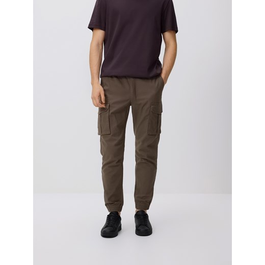 Reserved - Spodnie jogger cargo - beżowy ze sklepu Reserved w kategorii Spodnie męskie - zdjęcie 188940246
