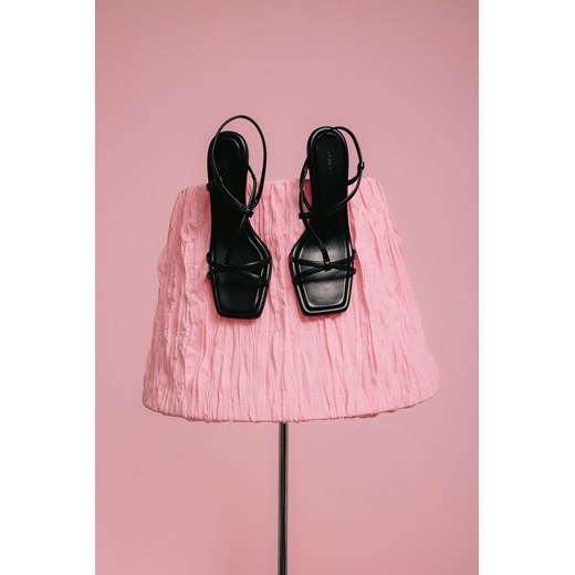 Estro: Czarne sandałki damskie na wysokim obcasie ze skóry naturalnej ze sklepu Estro w kategorii Sandały damskie - zdjęcie 189034397