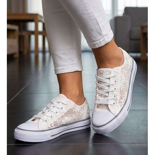 Ażurowe białe trampki dziewczęce /F7-2 17559 T141/ ze sklepu Pantofelek24.pl w kategorii Trampki dziecięce - zdjęcie 189059069