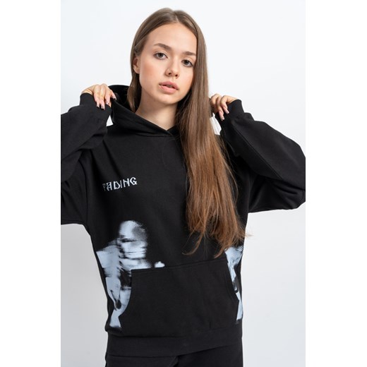 Czarna bluza REGULAR z kapturem z autorską grafiką z przodu, Rozmiar - 140, Kolor - Czarny ze sklepu REPORTER w kategorii Bluzy dziewczęce - zdjęcie 189107356