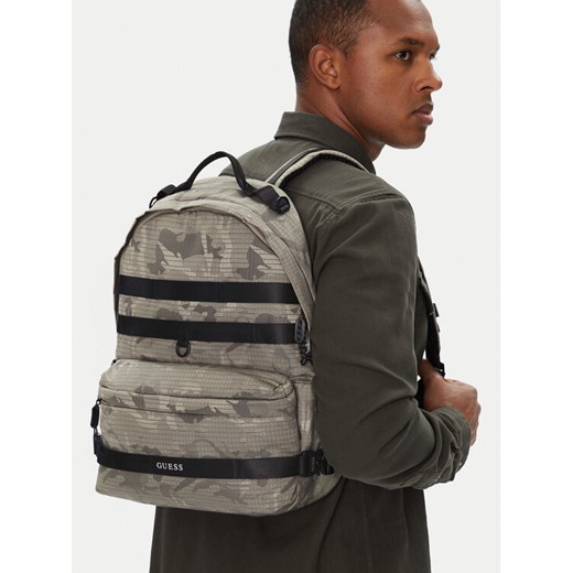 Plecak Guess HMASNC P5375 Khaki ze sklepu eobuwie.pl w kategorii Plecaki - zdjęcie 189228295