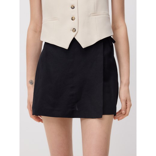 Reserved - Spódnico-szorty z lnem - czarny ze sklepu Reserved w kategorii Szorty - zdjęcie 189259635