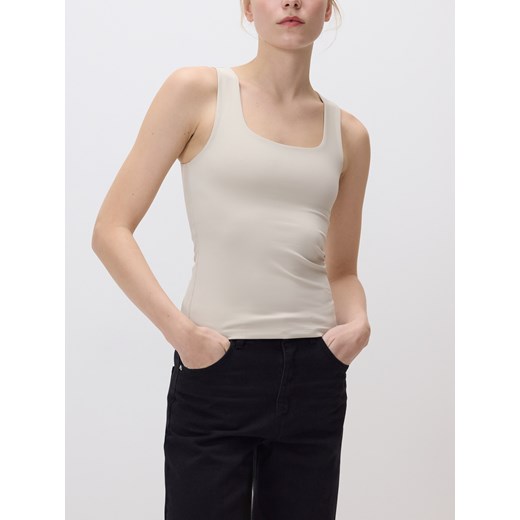 Reserved - Gładki top - beżowy ze sklepu Reserved w kategorii Bluzki damskie - zdjęcie 189274955