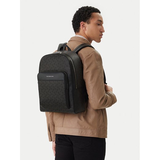 Plecak Tommy Hilfiger Th Flag Monogram Backpack AM0AM14137 Czarny ze sklepu eobuwie.pl w kategorii Plecaki - zdjęcie 189320877